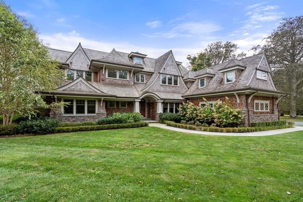 10 Ocean Lawn Ln