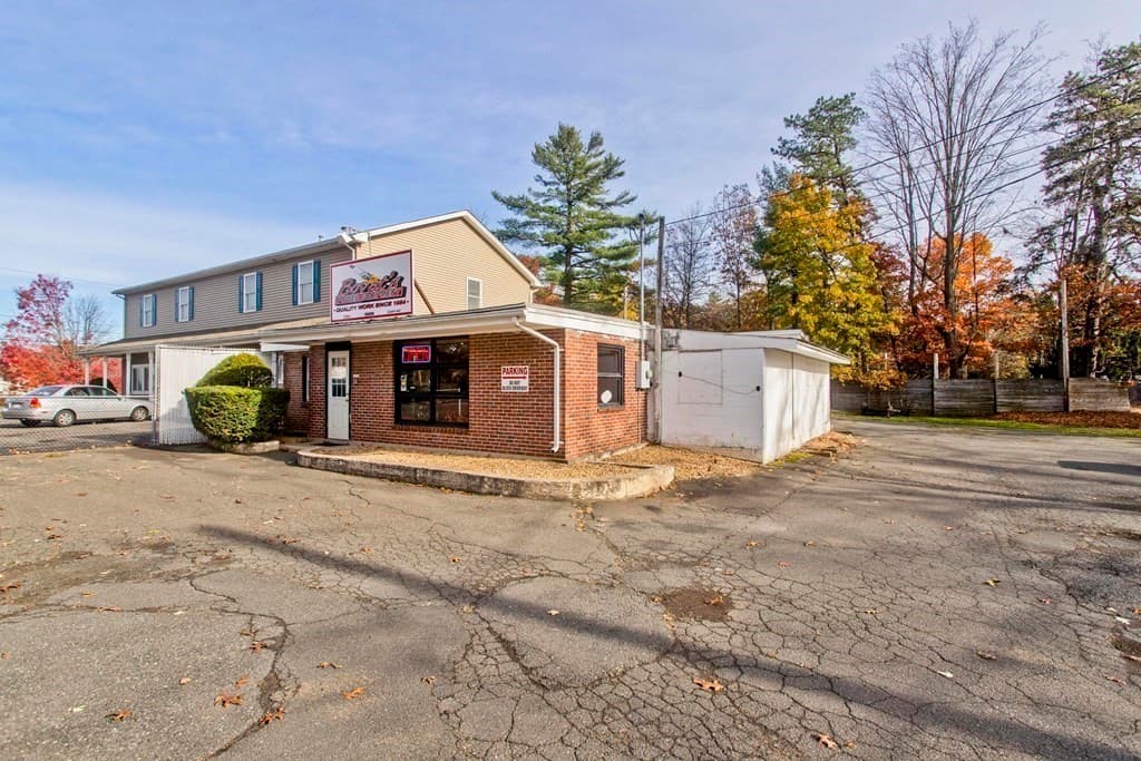 383 Southampton Rd photo 2