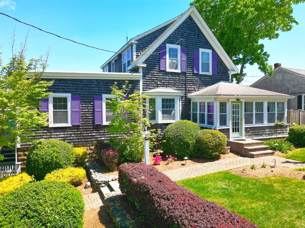 812 Main St