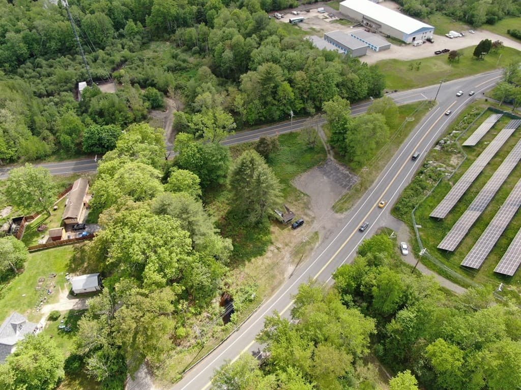 8 New Athol Rd photo 3