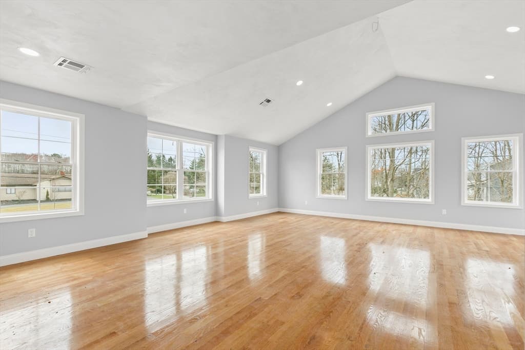 148 Oak Hill Ave