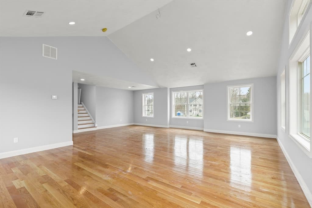 148 Oak Hill Ave photo 5