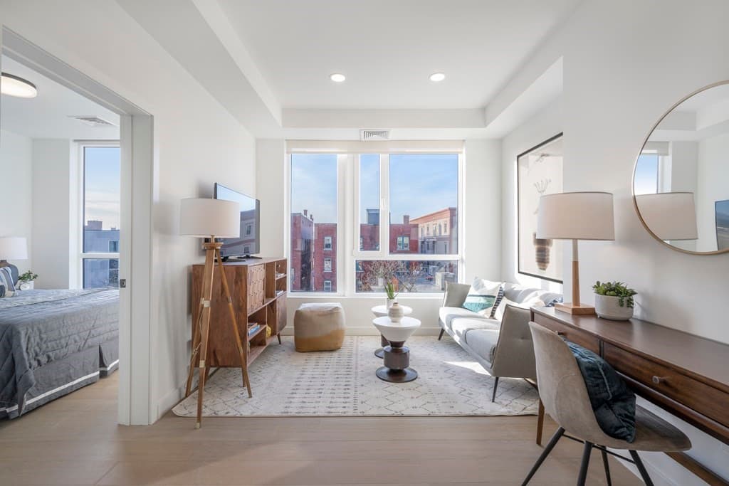 34 Munroe St #303