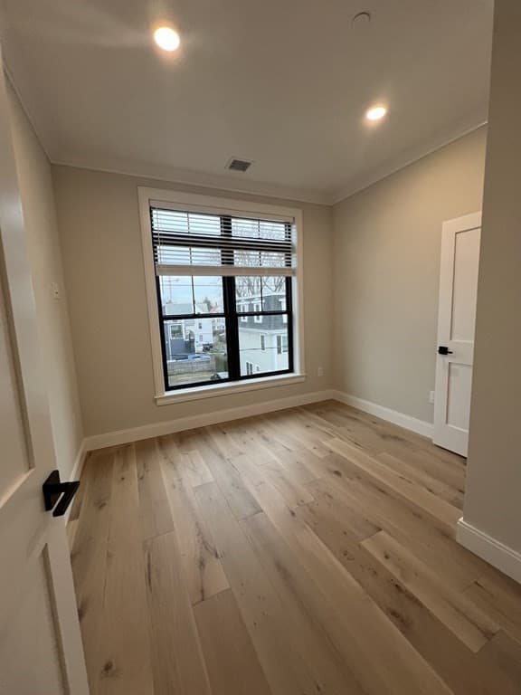 157 Everett St. #303 photo 4