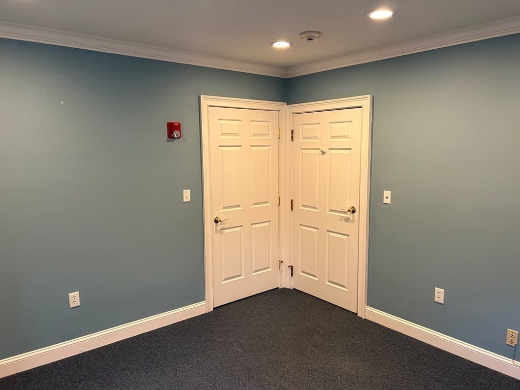 909 Washington St #2nd floor photo 4