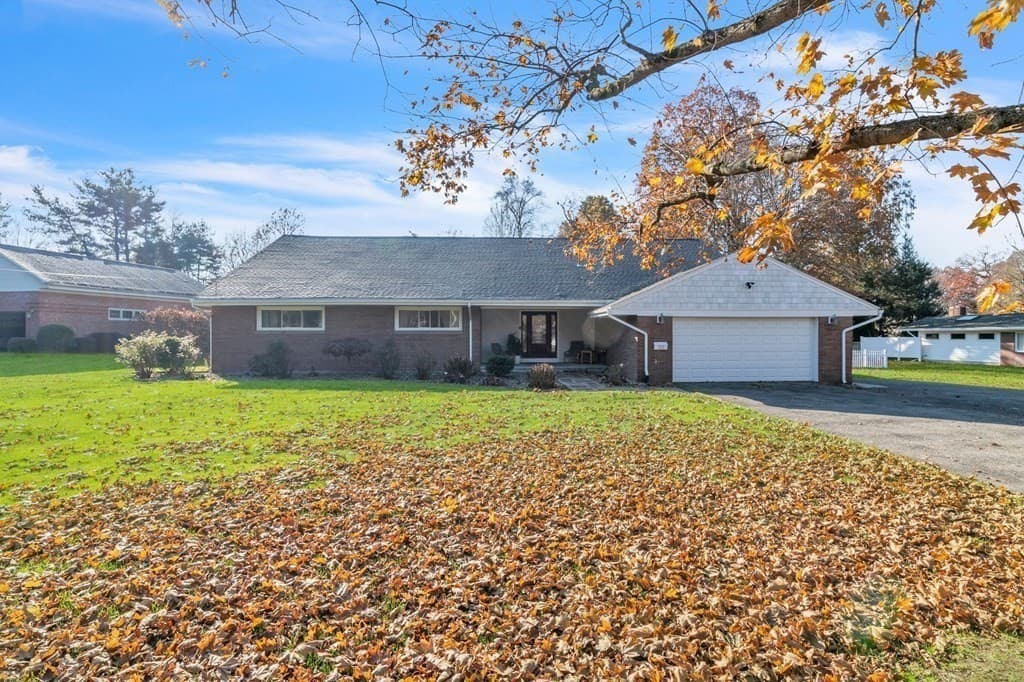 111 Wheel Meadow Dr photo 2