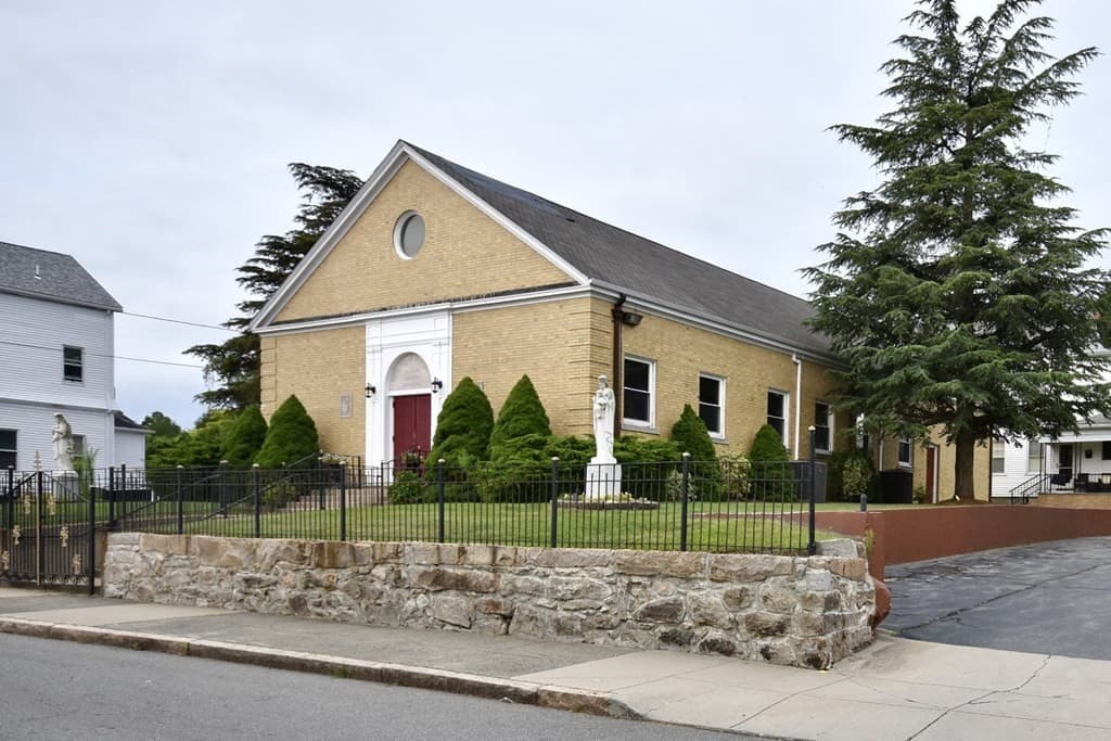 1211 Pleasant St