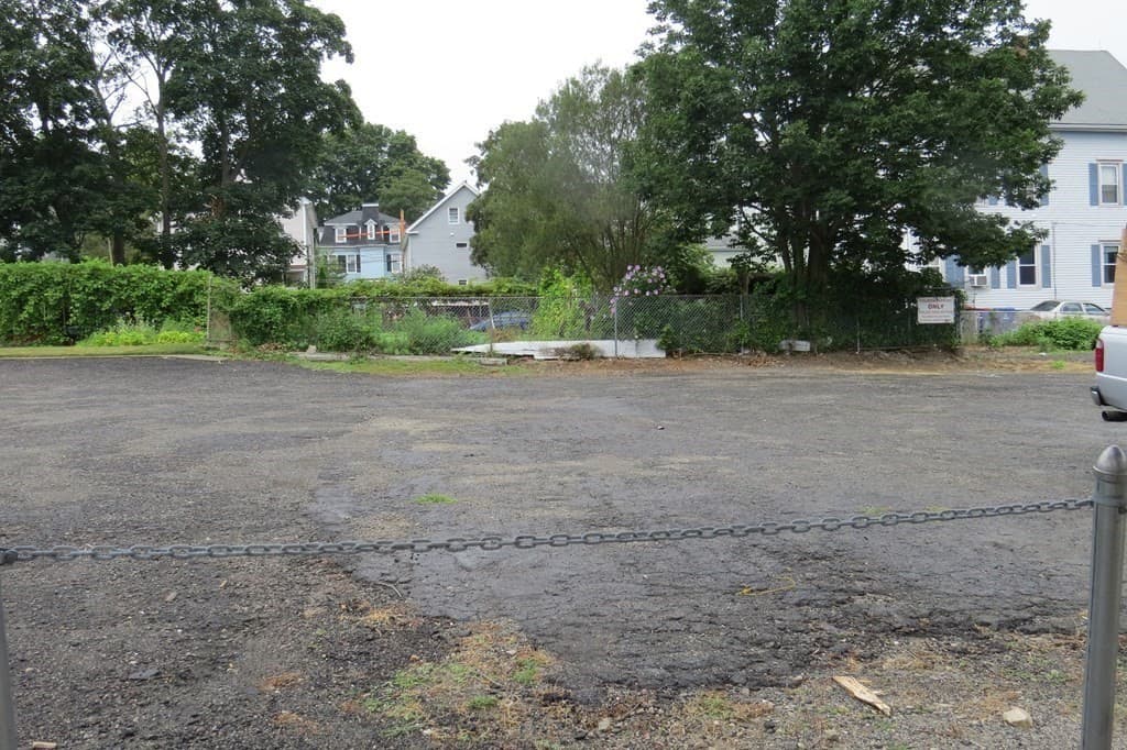 1235 Pleasant St photo 5