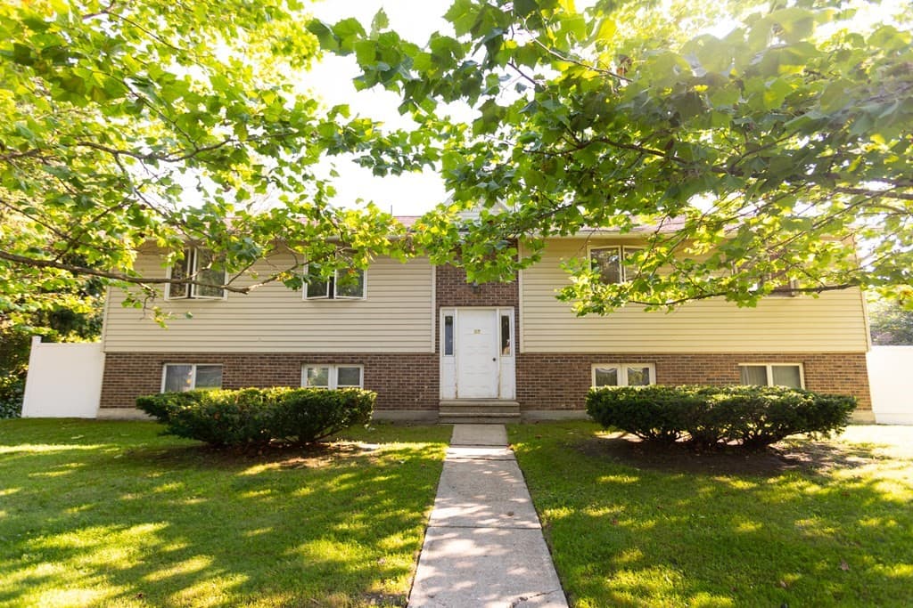 37 Taubert Ave #4