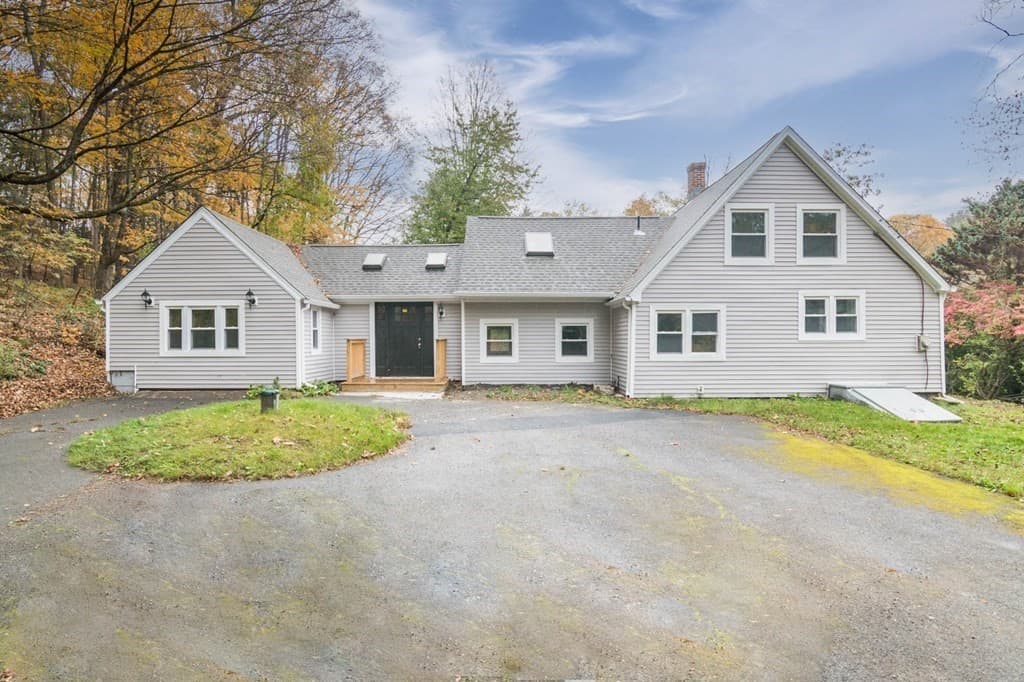 672 Lampblack Rd