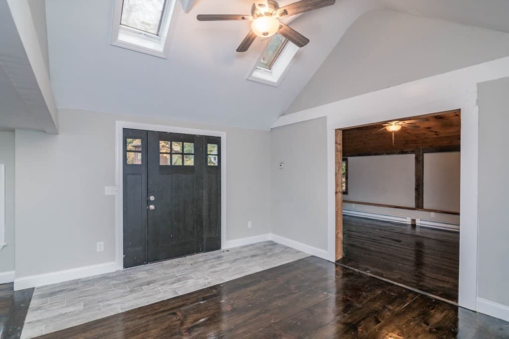 672 Lampblack Rd photo 5