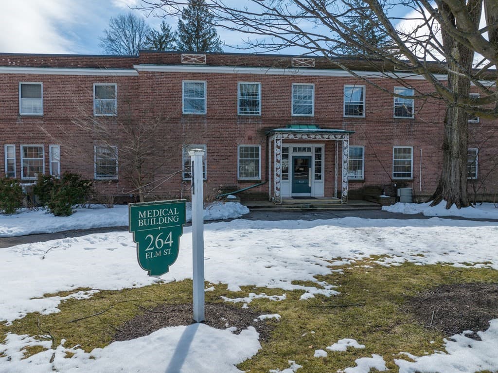 264 Elm St photo 4