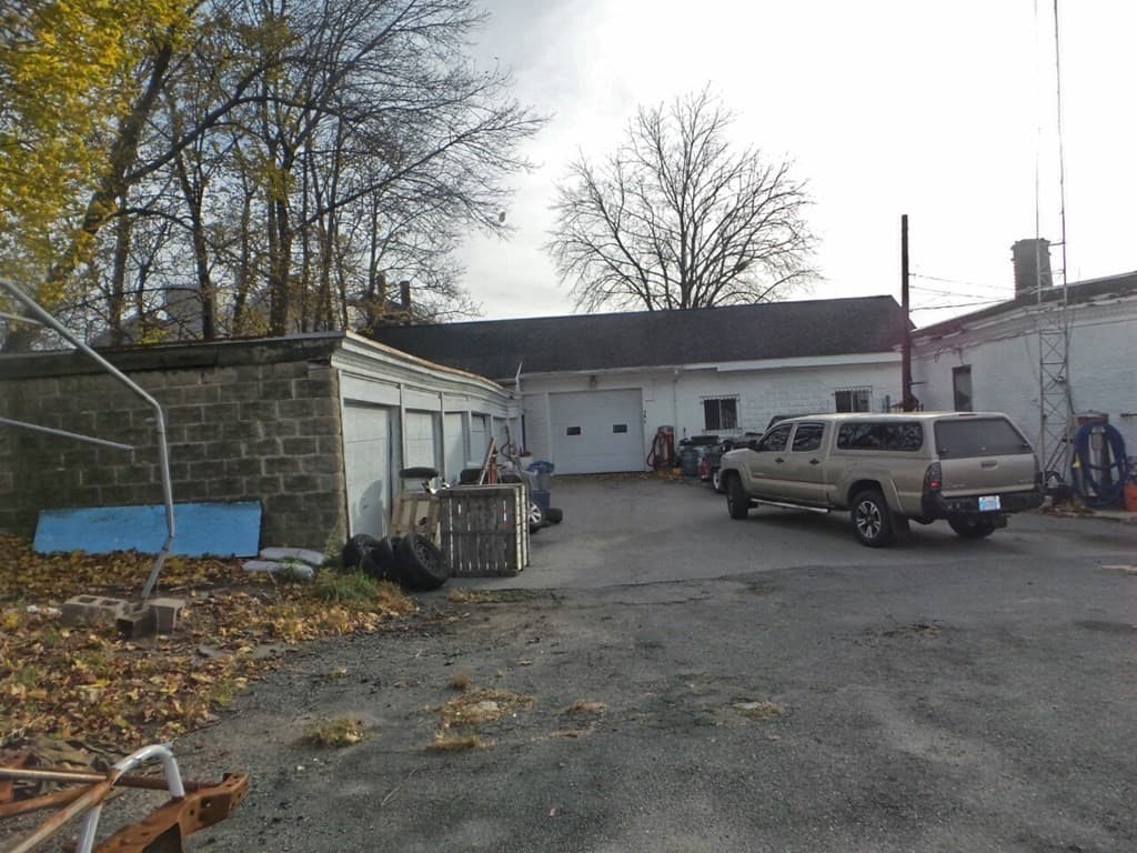17-21 White St photo 5