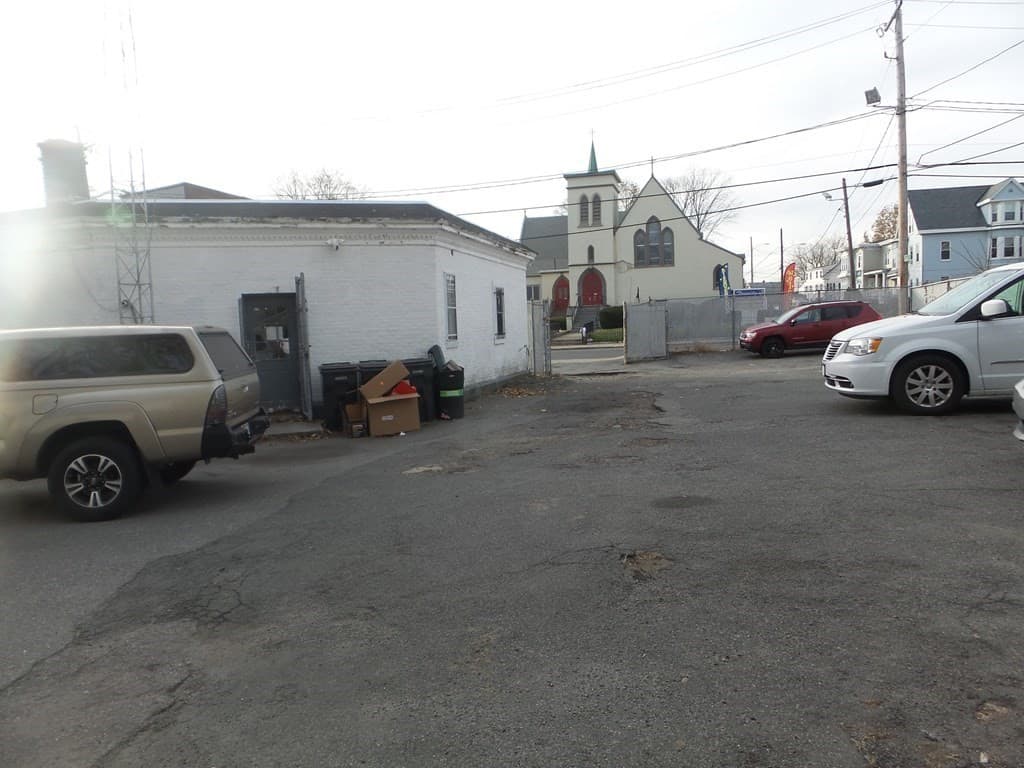 17-21 White St photo 4