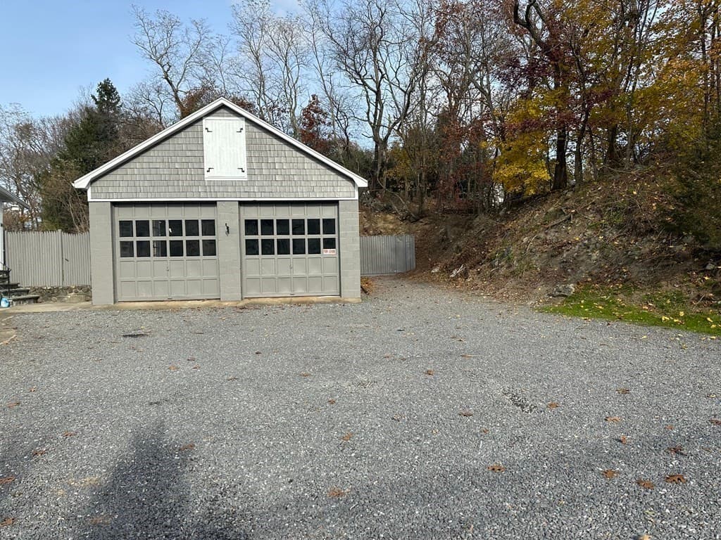 405 Concord photo 2
