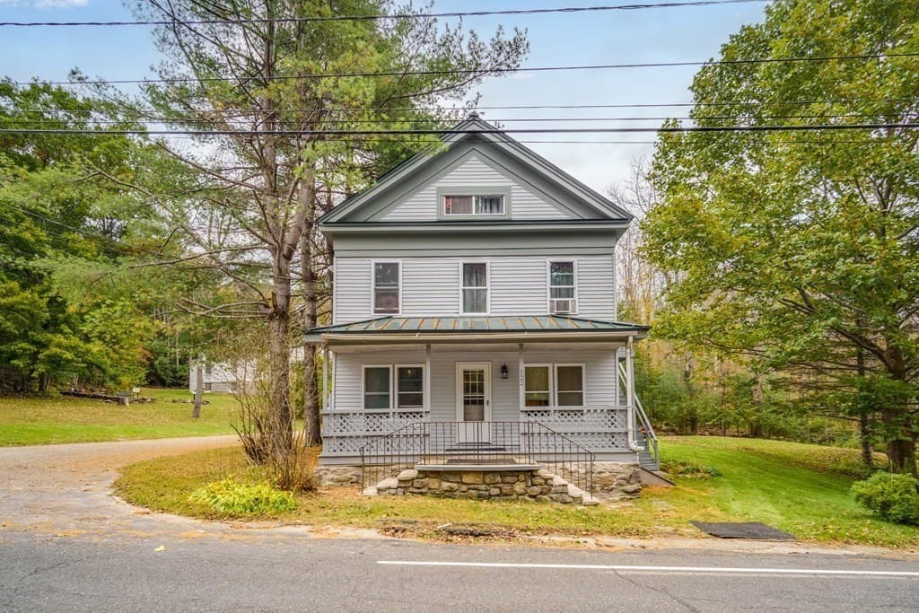 122 Sandisfield Rd photo 2