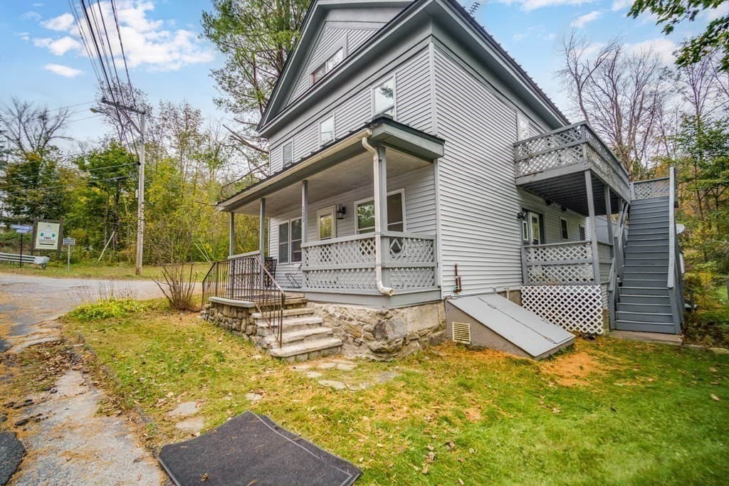 122 Sandisfield Rd