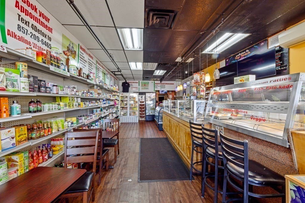 352 N Main St. photo 3