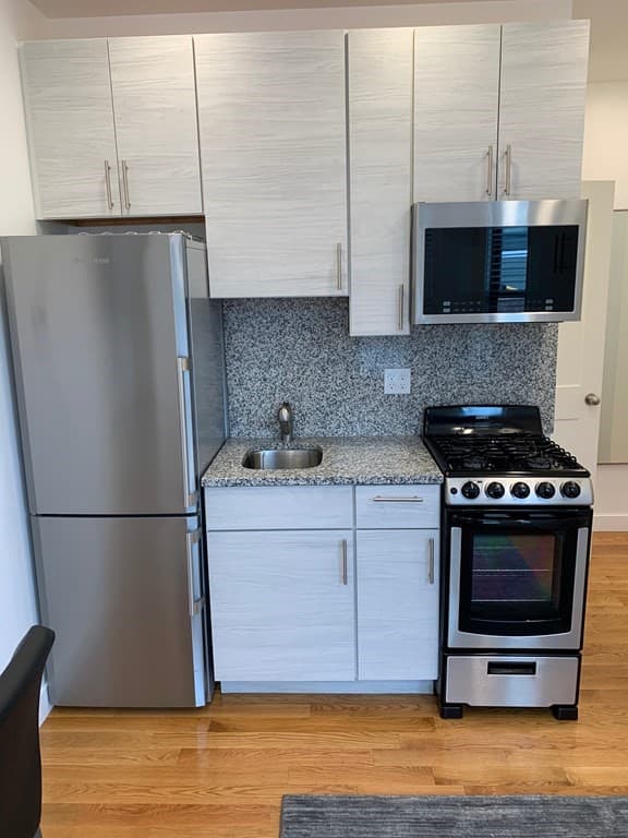 16 Fifth St #15