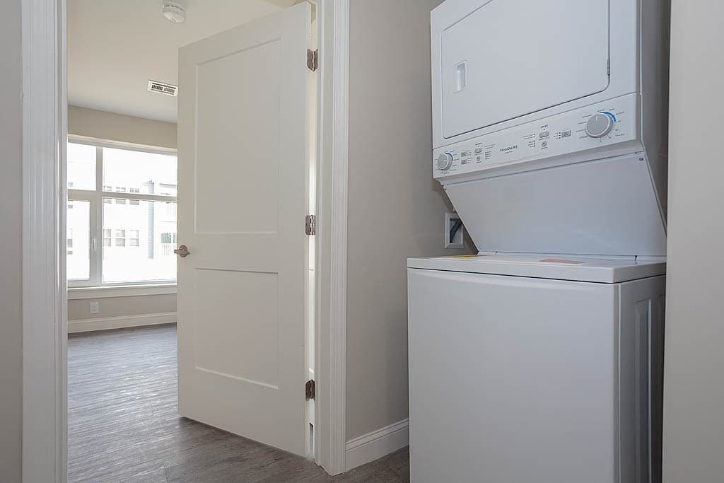 882 Massachusetts Ave #3E photo 4