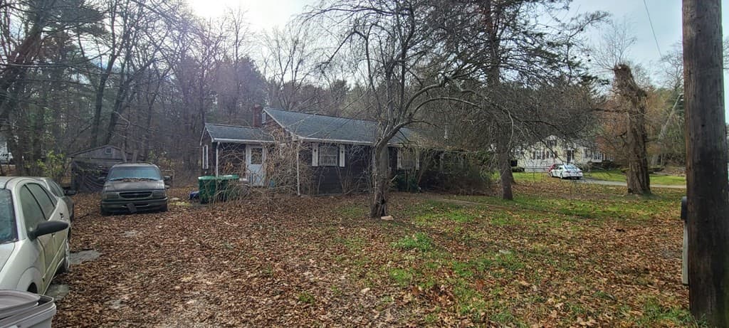 373 Eliot Street photo 5