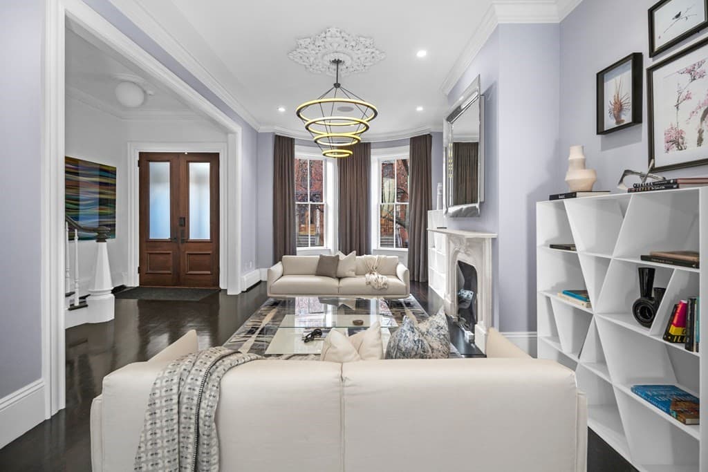 111 Pembroke St