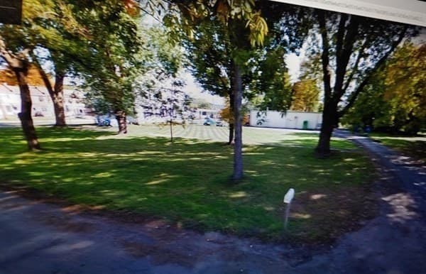 100 West photo 2