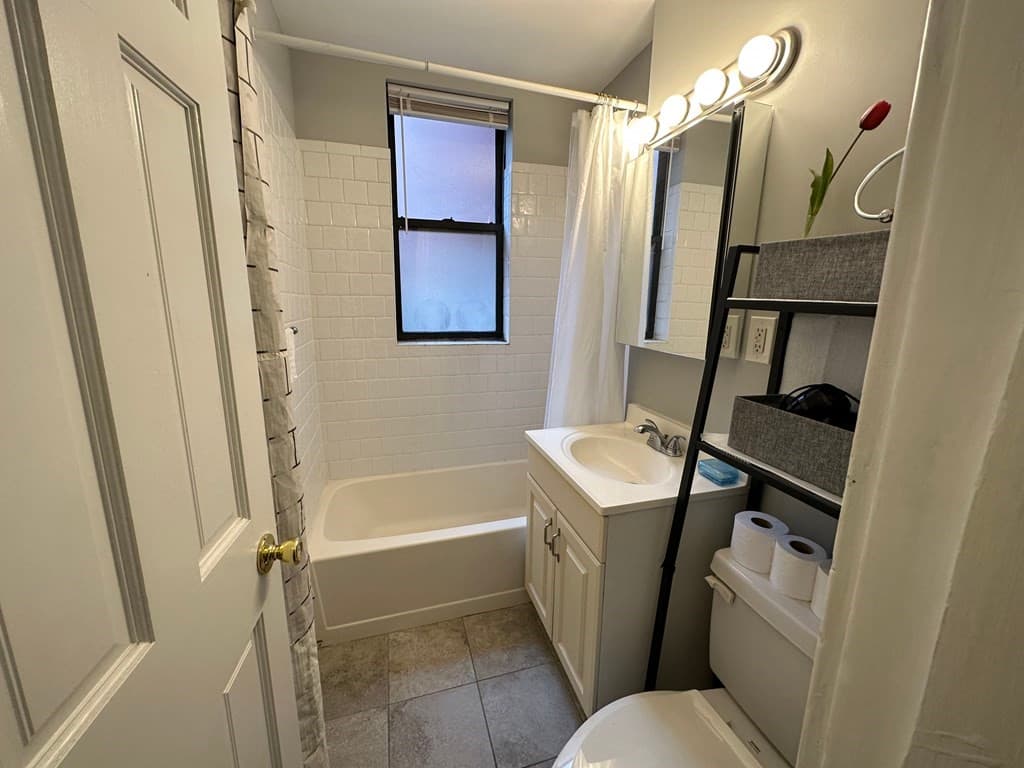 66 Queensberry Street #116 photo 3