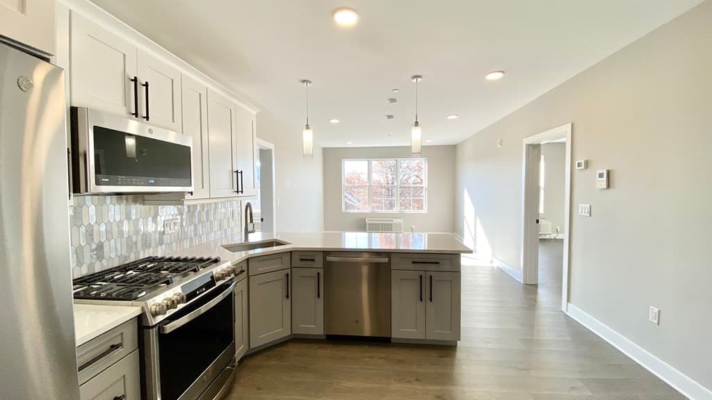 511 Hancock St #203