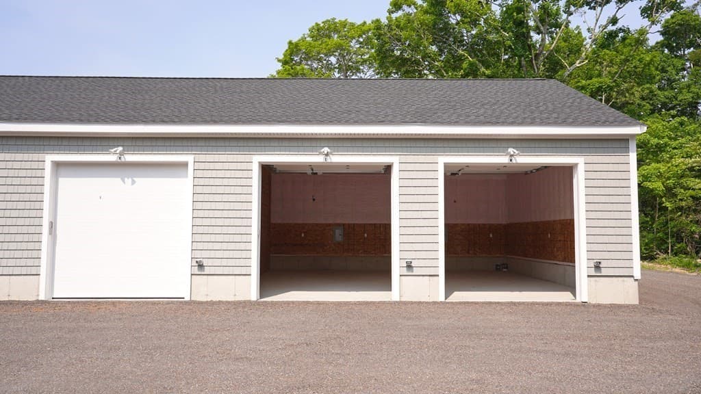 341 Wareham St photo 4