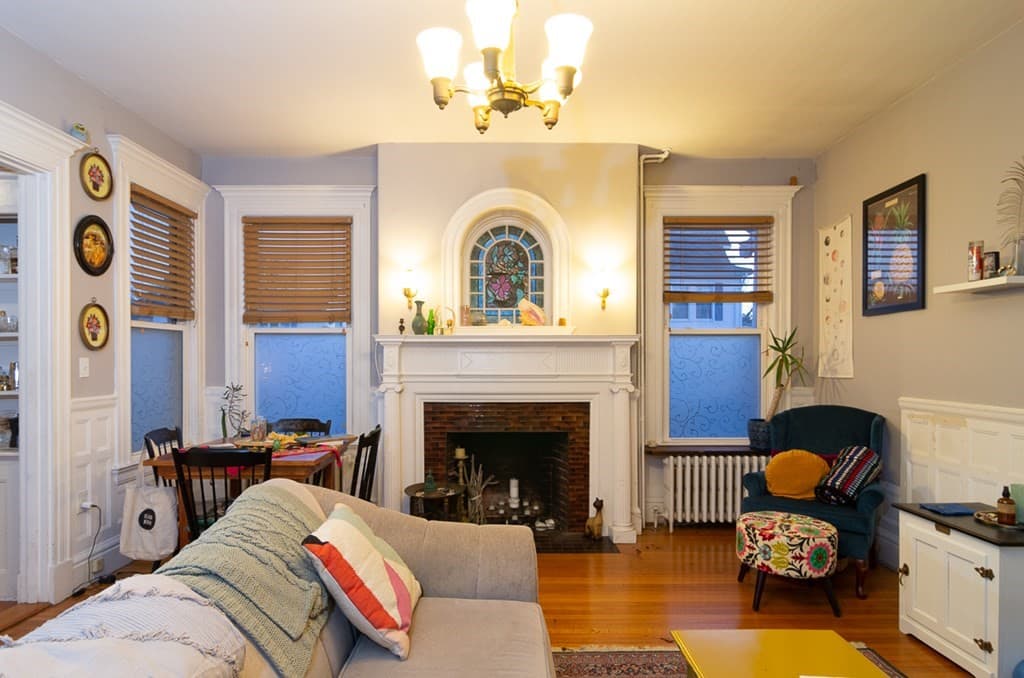 140 Cottage St photo 3
