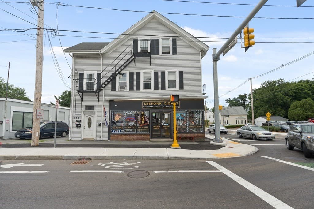 635 - 637 Fall River Ave