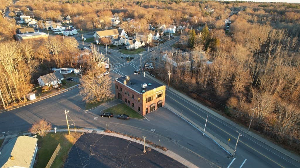 458 South Ave photo 2