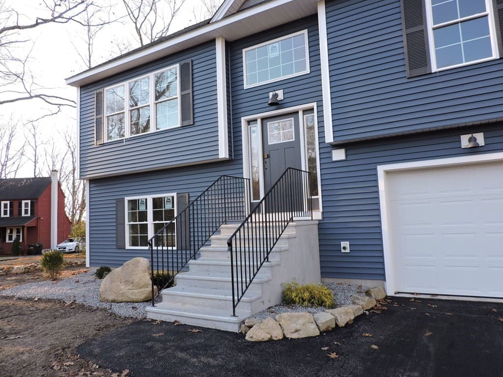 42 Scenic Ave photo 3