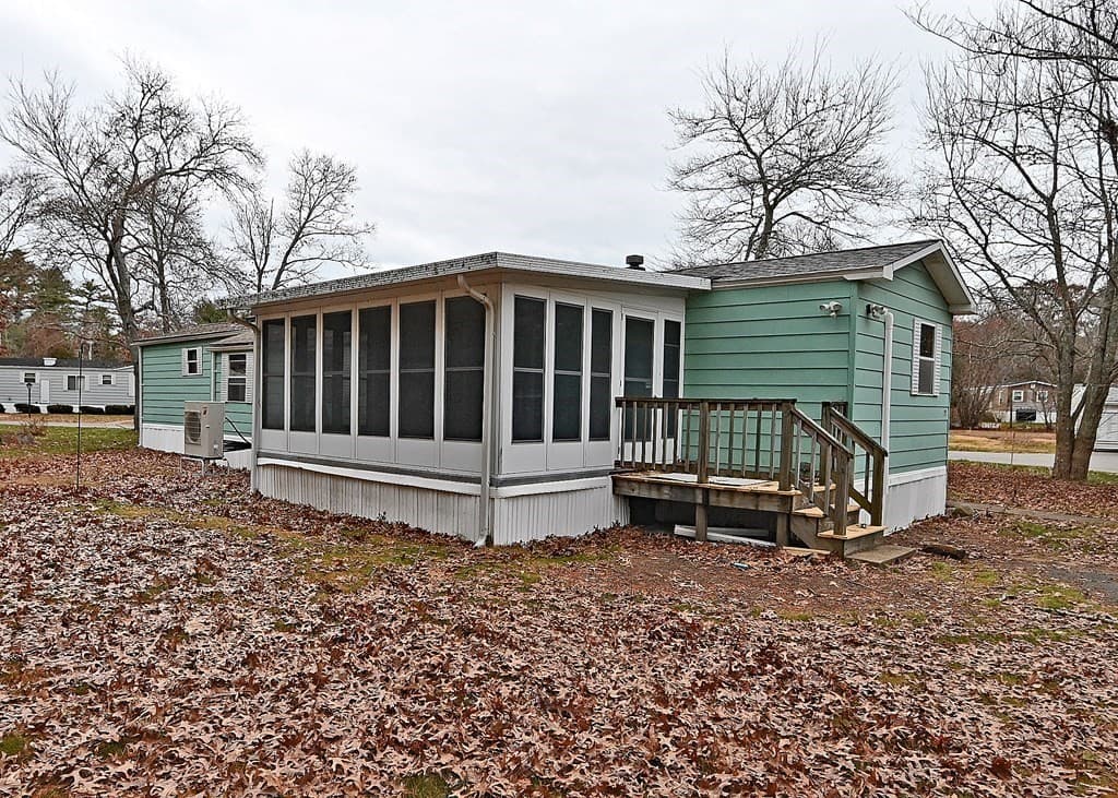 55 Longboat Road photo 3