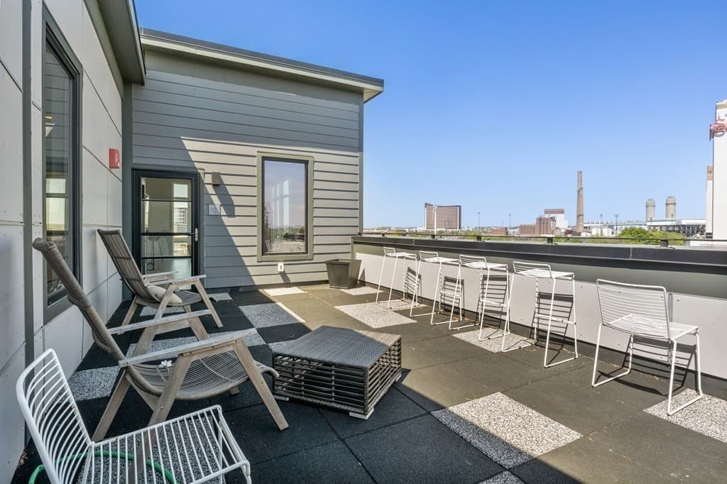 610 Rutherford Ave #301 photo 3