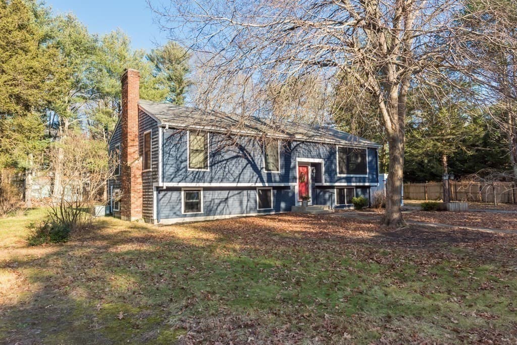 198 Keene St photo 2