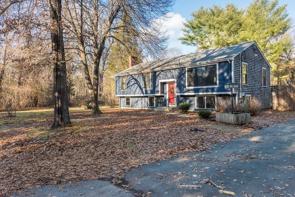 198 Keene St photo 3
