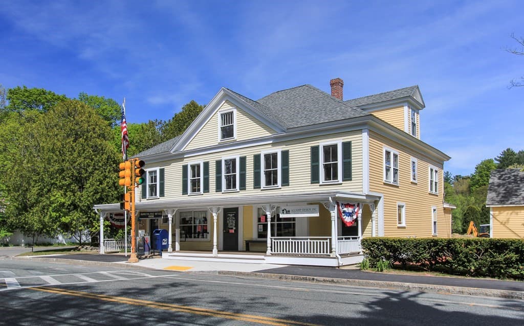 589 Bay Road #2B