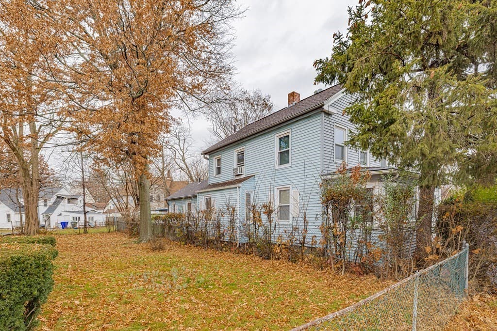 92 Cedar photo 2