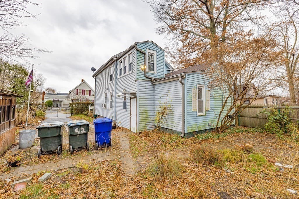 92 Cedar photo 5