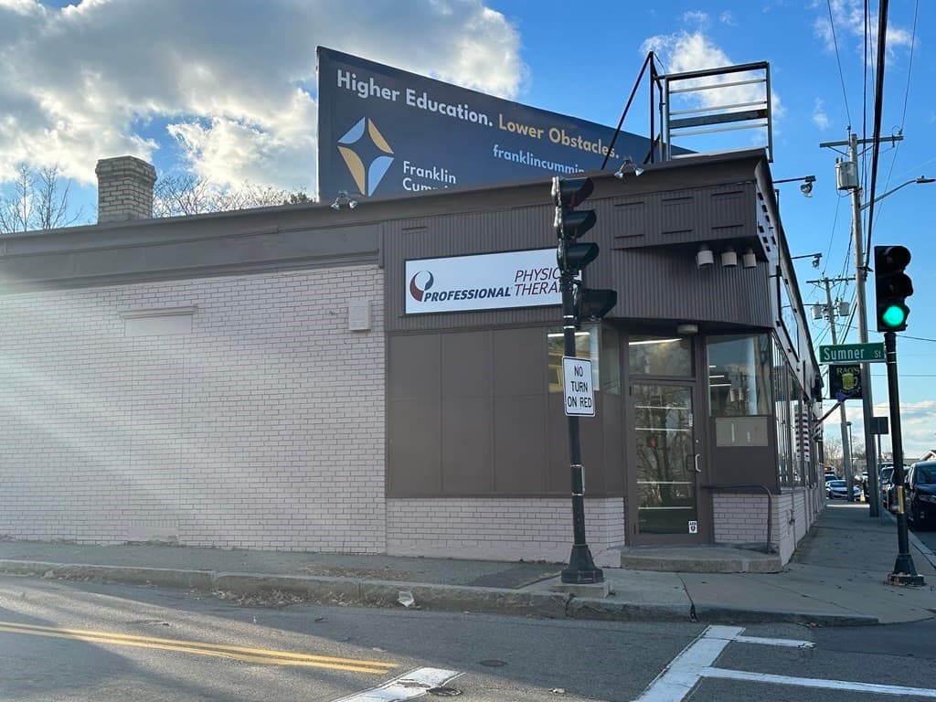 385 Washington St photo 3