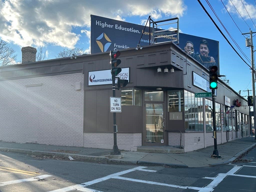 385 Washington St photo 4
