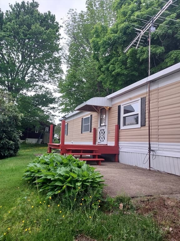24 Ash Ln photo 2