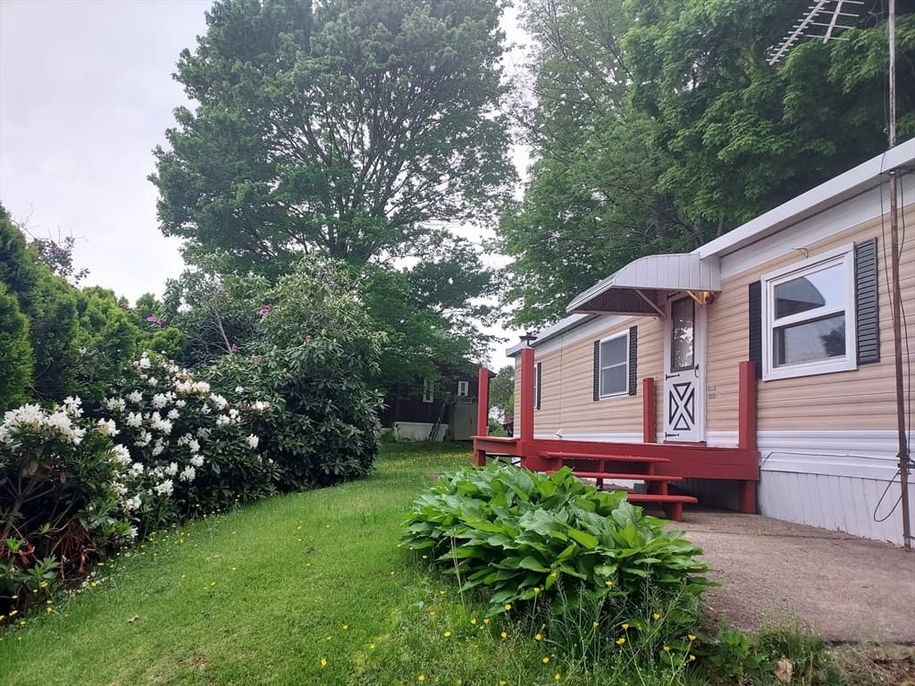 24 Ash Ln