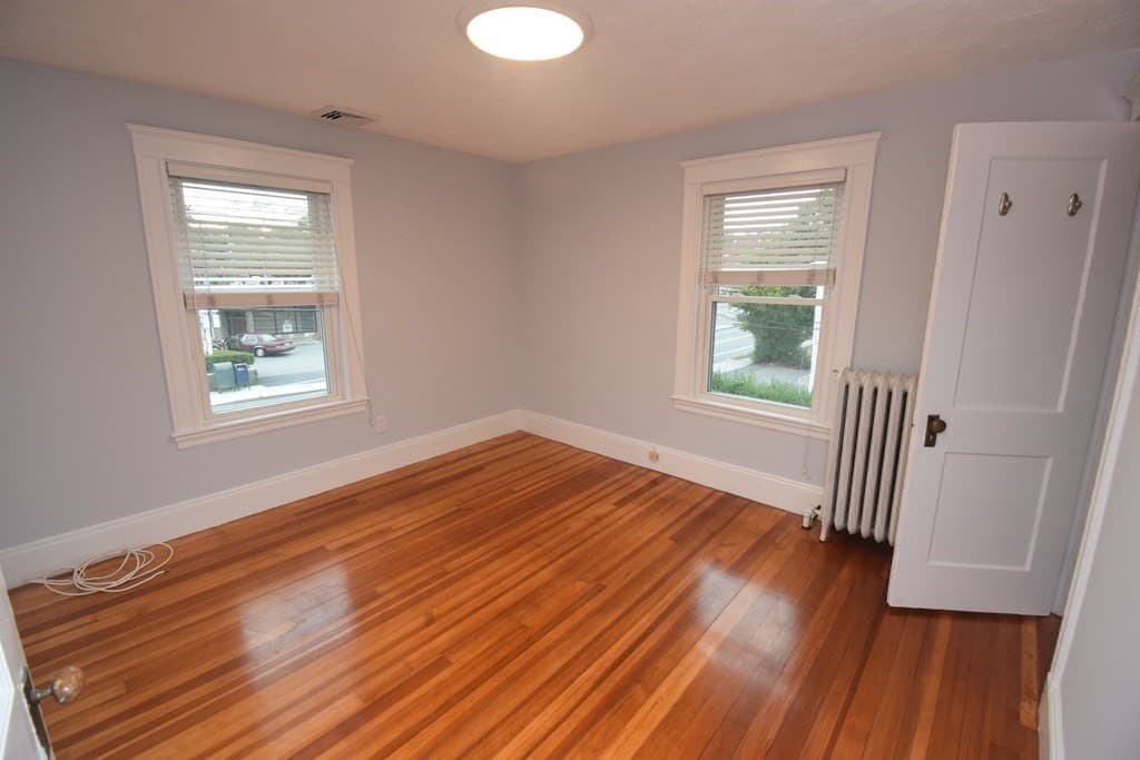 1133 Beacon #2 photo 3