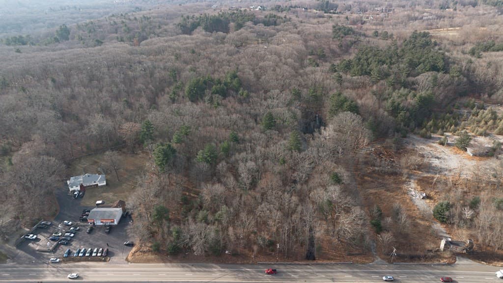 118 Worcester Providence Turnpike photo 4