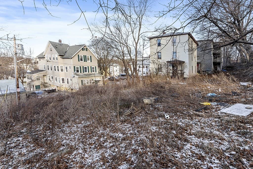 1 Blodgett Pl photo 3