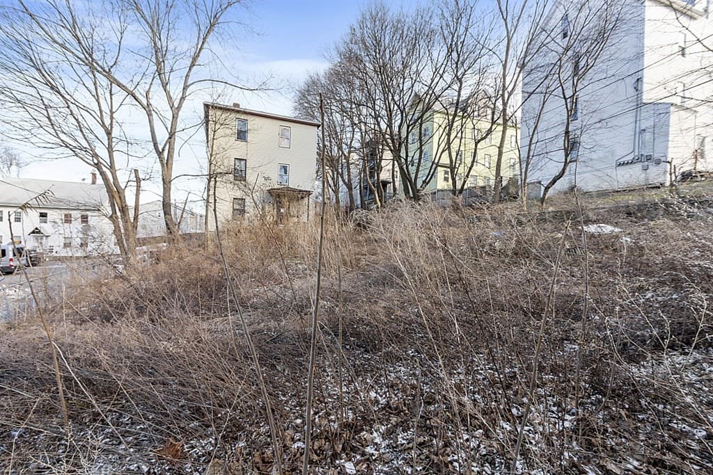 1 Blodgett Pl photo 5