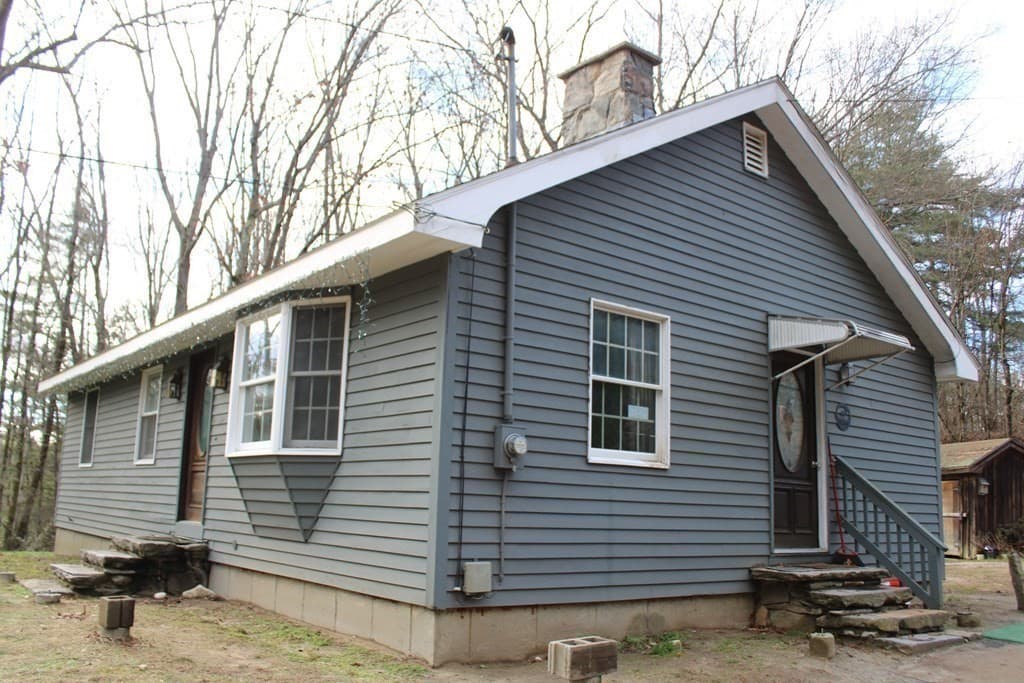 399 Leverett Rd photo 3